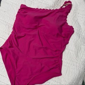 Pink one strap scalloped hem swimsuit bathing suit